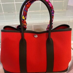 Hermes garden party 30
Orange poppy olive green toile H canvas